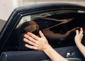 وزير النقل يكشف العقوبات المتعلقة بزجاج المركبات المعتم
