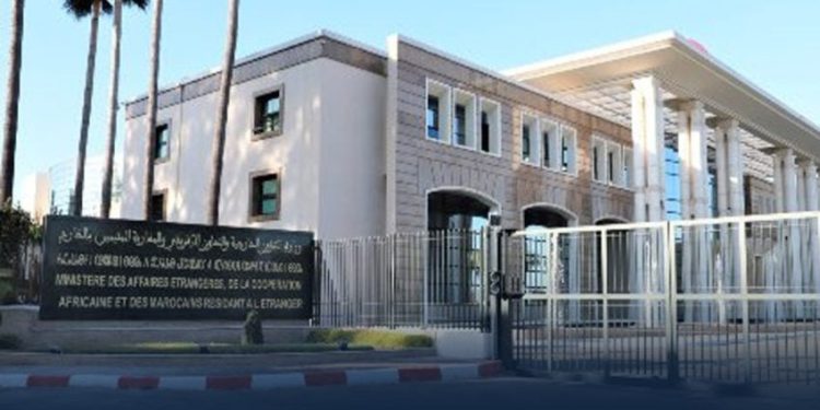 اتصال هاتفي بين ناصر بوريطة ووزير الخارجية وشؤون المغتربين اليمني