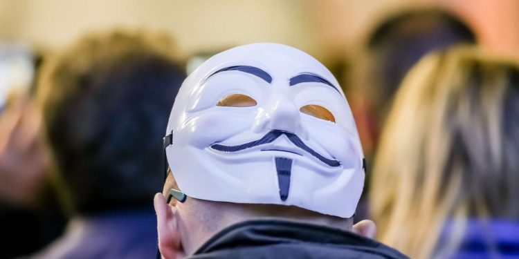 قراصنة يعلنون إختراق قاعدة بيانات للجيش الإسرائيلي