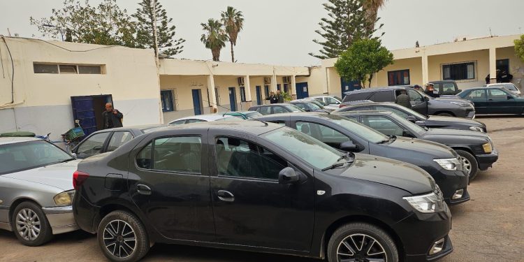 توقيف 16 شخصا ينشطون ضمن  شبكة إجرامية متورطة في الاتجار الدولي في السيارات المسروقة والتزوير واستعماله.