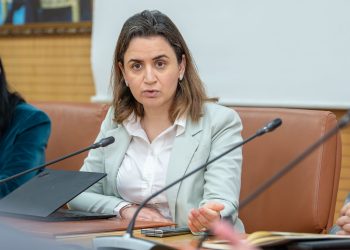 غيثة مزور تعقد اجتماع عمل مع اللجنة المغربية لكأس العالم 2030