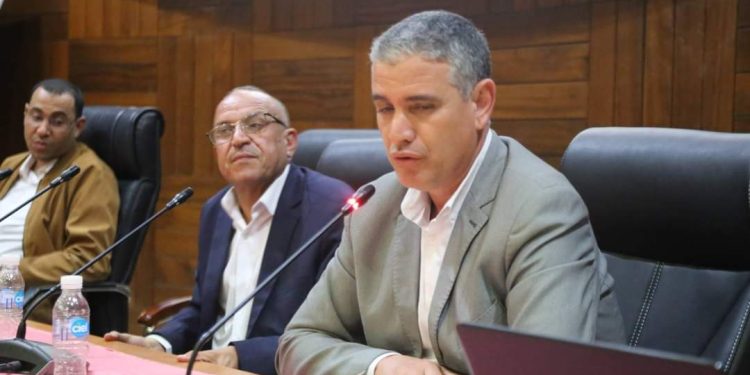الكلية متعددة التخصصات بخريبكة تحتفي بإصدار الدكتور عبد الفتاح شهيد “الشعر والهوية”