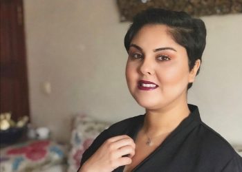 الفنانة عبير العابد تعلن تضامنها مع الإذاعي “مومو”