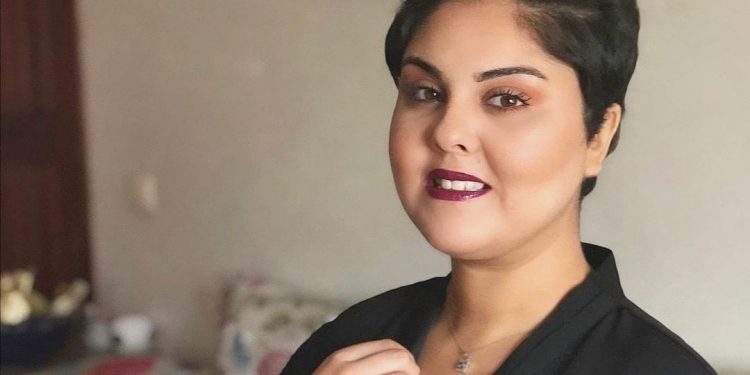 الفنانة عبير العابد تعلن تضامنها مع الإذاعي “مومو”
