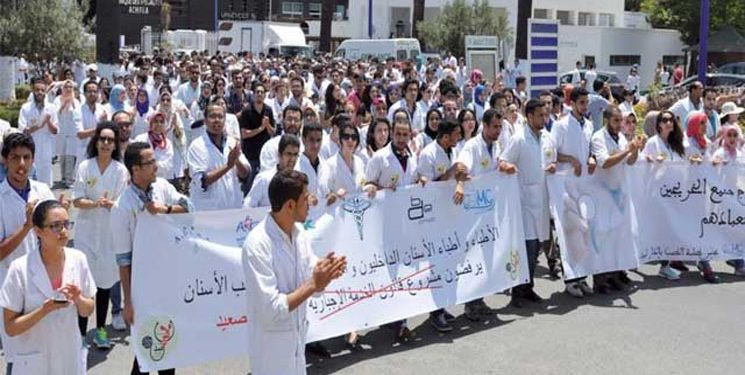طلبة الطب يؤجلون مسيرتهم الوطنية كـ “حسن نية”
