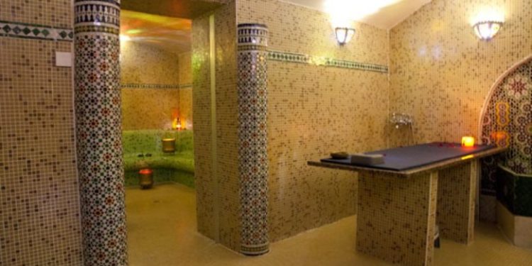 سائحة بلجيكية تلفظ أنفاسها الأخيرة داخل حمام بمراكش