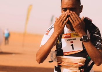 سيطرة مغربية على أولى مراحل ماراطون الرمال بالصحراء المغربية