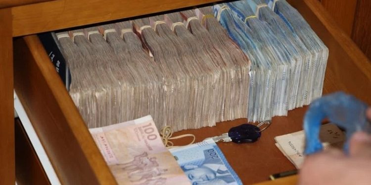 الادخار الوطني يصل إلى 26.7 في المئة من الناتج الداخلي الإجمالي خلال الفصل الرابع من سنة 2023