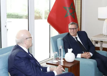 أخنوش يتباحث مع رئيس الحكومة اللبنانية في القمة العربية بالمنامة