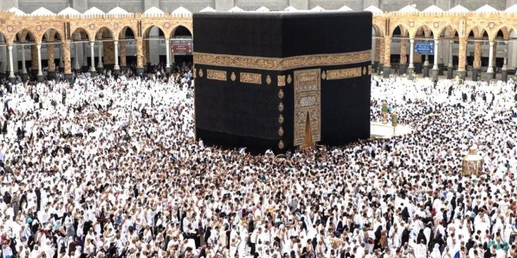 السعودية تدعو الراغبين في أداء الحج إلى الحرص على استكمال جرعات التطعيمات