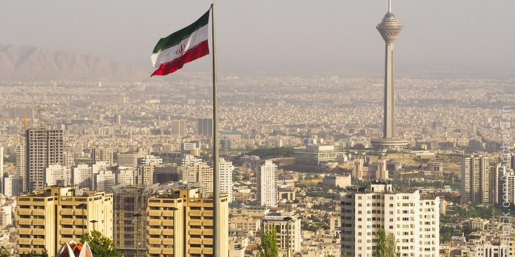 إيران تفتح باب الترشح للانتخابات الرئاسية المبكرة