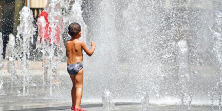 نشرة إنذارية: موجة حر تصل إلى 42° تجتاح عددا من أقاليم المملكة