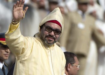 الملك محمد السادس يتكفل بإطعام أعضاء وفود القمة الإسلامية في بانجول