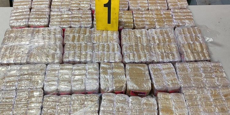 إحباط عملية تهريب 467 كيلوغرام من مخدر الشيرا بميناء طنجة