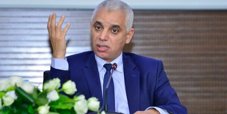 نقابات الصحة تشهر العين الحمراء في وجه آيت الطالب