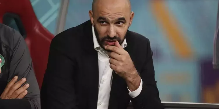 الركراكي في ورطة بعد إصابة نجم مغربي