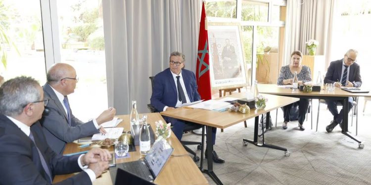 أخنوش يجتمع بعمداء الكليات