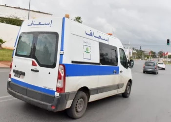 سيارة إسعاف تنقلب بين مدينة مراكش وورززات