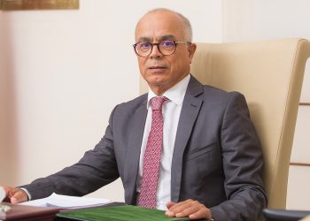 أساتذة موقوفين يستأنفون عملهم