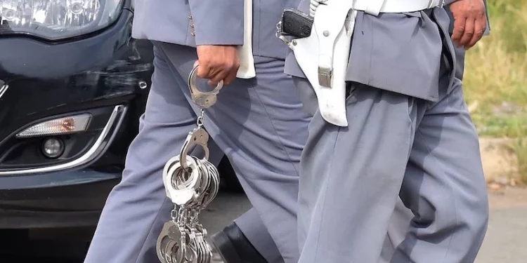 توقيف شخص متورط في النصب والاحتيال على المهاجرين السريين