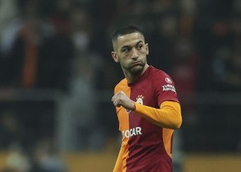 صفقة تبادلية قد تنقل زياش للكالتشيو