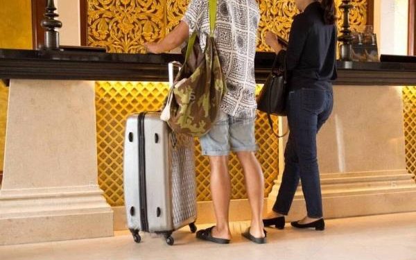 قيادي بالعدالة والتنمية يحذر من تنامي السيدا وتحول الفنادق إلى دور دعارة إن تم إلغاء فرض عقد الزواج