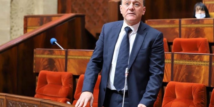 محمد عبد الجليل مدعو للمسائلة البرلمانية بسبب التوقف المفاجئ للخط الرابط بين الحسيمة وموتريل