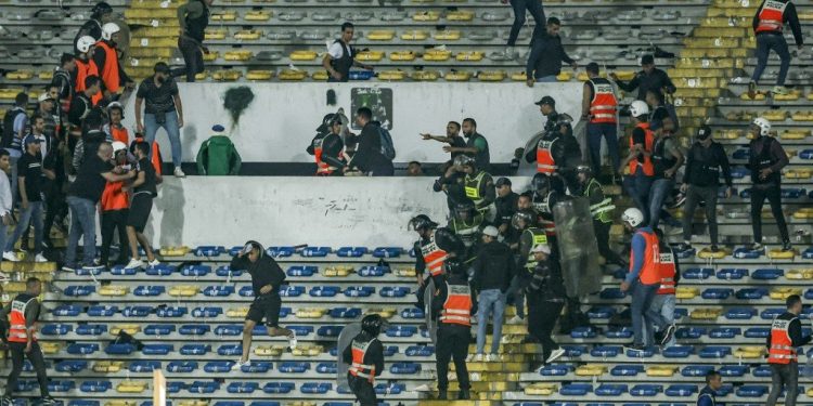 توقيف 17 شخصا بينهم 4 قاصرين على خلفية مباراة الرجاء ومولودية وجدة