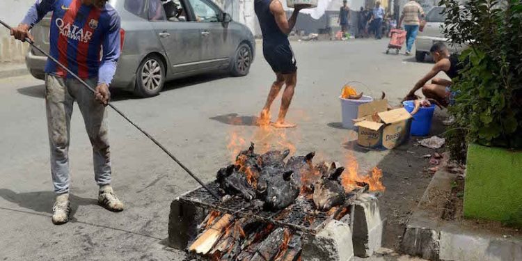 جماعة طنجة تمنع شي رؤوس الأضاحي بشوارع المدينة