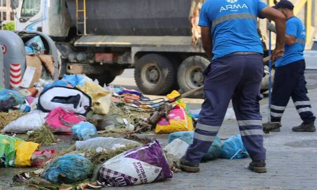 تعبئة 5800 عامل نظافة لجمع 12 ألف طن من “نفايات” العيد بالبيضاء