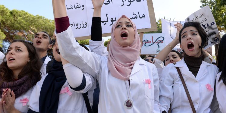برلمانية تسائل الوزير بنسعيد بسبب إمتحانات طلبة الطب والصيدلة