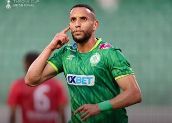 الرجاء يعبر بصعوبة لنهائي كأس العرش