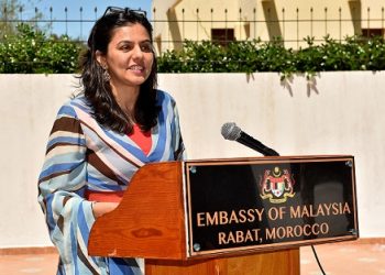 توشيح سفيرة ماليزيا السابقة بالمغرب بالوسام العلوي من درجة الحمالة الكبرى