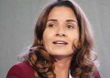 “التراكتور ” يدافع عن الوزيرة بنعلي