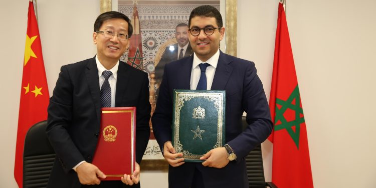 بنسعيد ونظيره الصيني يوقعان البرنامج التنفيذي للتعاون الثقافي للفترة بين 2024 لغاية 2028