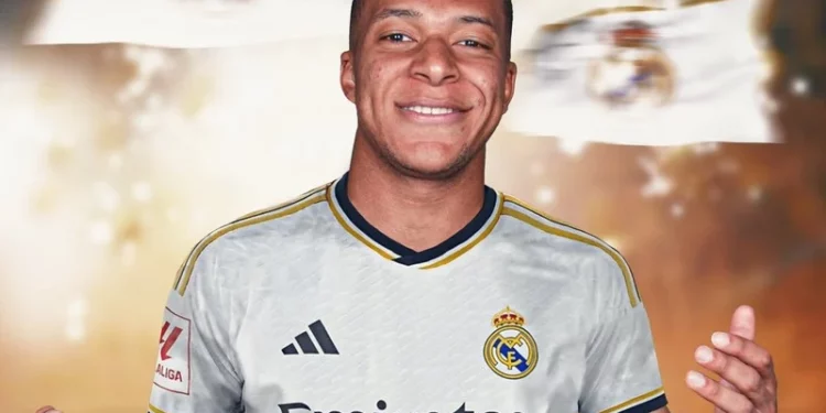 مبابي يوقع رسميا عقد الانضمام إلى ريال مدريد