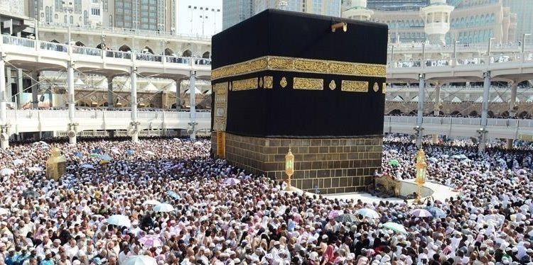 الحجاج يؤدون طواف الوداع إيذانا بختام مناسك الحج