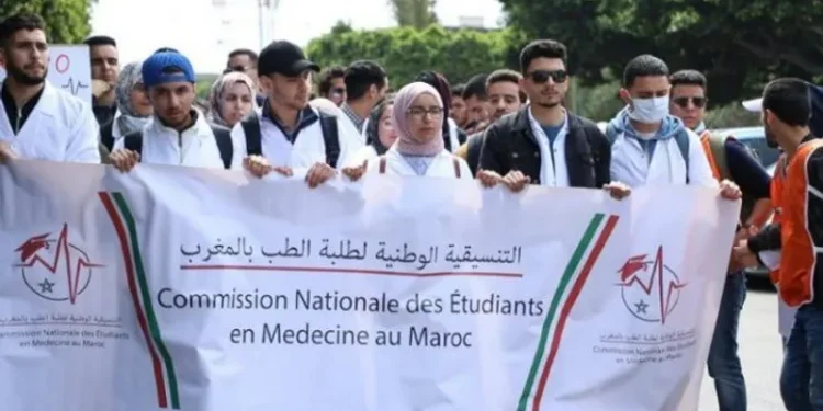 طلبة الطب يوافقون على العرض الحكومي بشروطهم