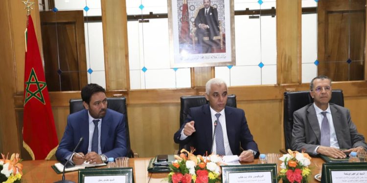 وزير الصحة يعقد اجتماعا مع ممثلي الهيئات النقابية