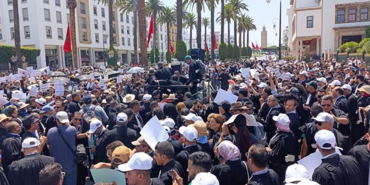 المحامون يحتجون بالرباط ضد مشروع المسطرة المدنية