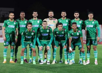 لاعبان بارزان يطالبان الرجاء بفسخ عقديهما بسبب المستحقات المادية