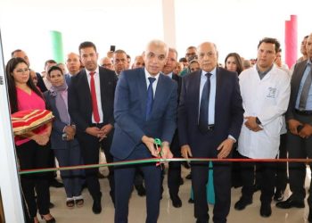 آيت الطالب يعطي انطلاقة خدمات 3 مستشفيات للقرب ومركز لتصفية الدم بتاوريرت 