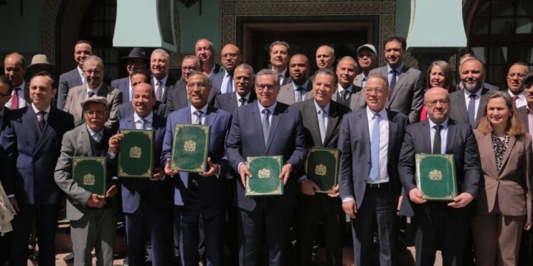 الحكومة تصادق على مراسيم الزيادة في الأجور