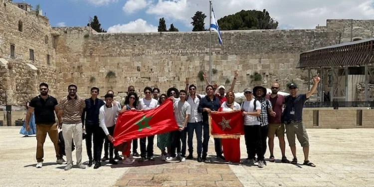 شبان مغاربة يقومون بزيارة إسرائيل ويثيرون الجدل