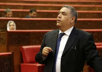 لفتيت يعدد الإجراءات المتخذة لمواجهة ارتفاع أسعار التذاكر خلال العيد
