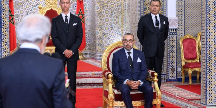 الملك يستقبل والي بنك المغرب الذي قدم له التقرير السنوي للبنك المركزي حول الوضعية الاقتصادية والنقدية والمالية