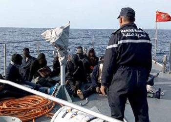 القوات المسلحة الملكية تقدم المساعدة لـ 186 مرشحا للهجرة غير النظامية قبالة بئر كندوز