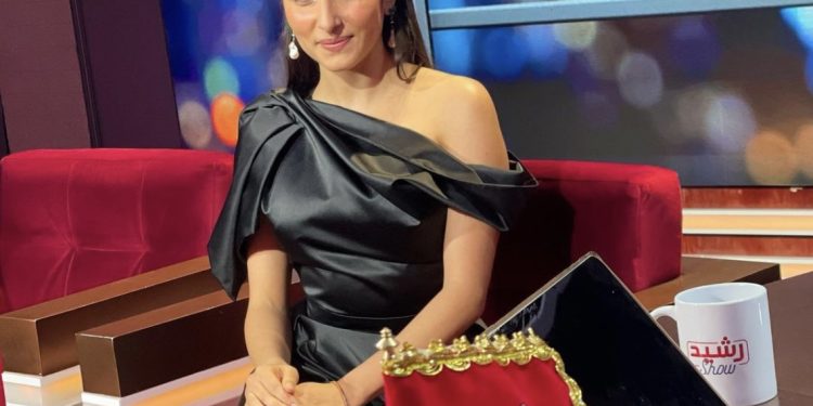الممثلة سارة برليس تعلن ارتباطها
