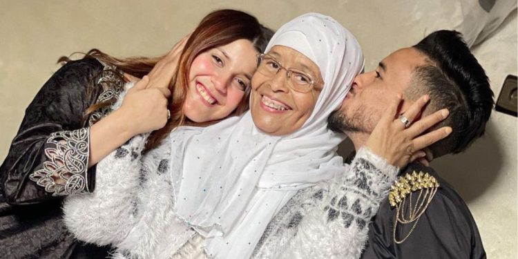 حسن غونزاليس يطلب من متابعيه الدعاء لوالدته