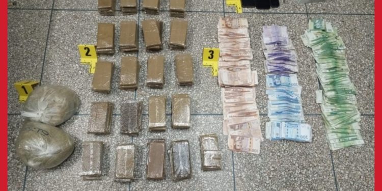 شرطة الداخلة توقف شبكة للاتجار في المخدرات وتحجز كمية كبيرة من الشيرا والكيف